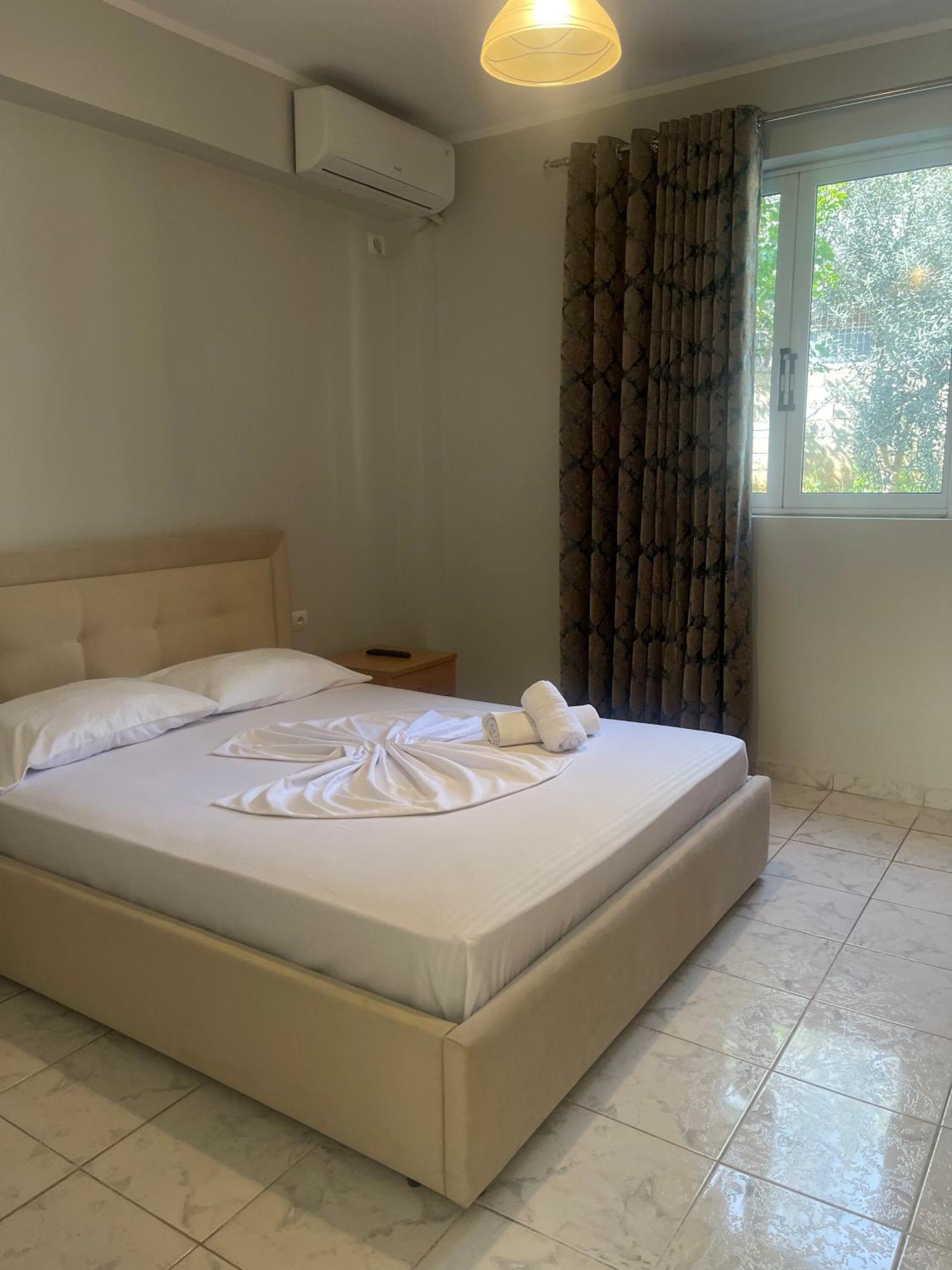 Sunflower Apartments Sarande Exterior photo