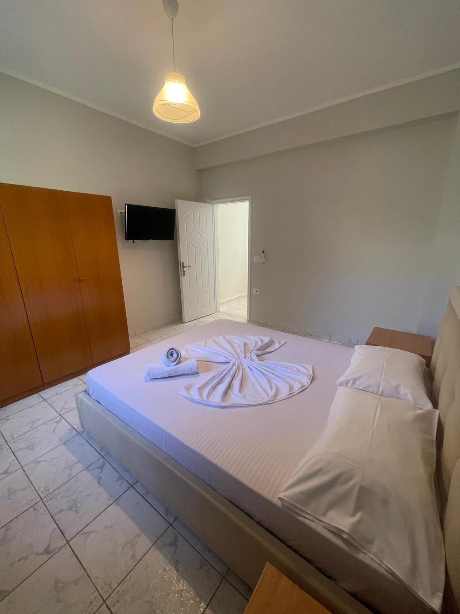 Sunflower Apartments Sarande Exterior photo
