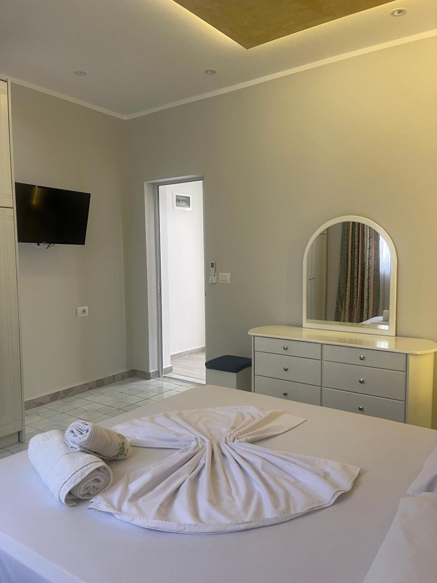 Sunflower Apartments Sarande Exterior photo