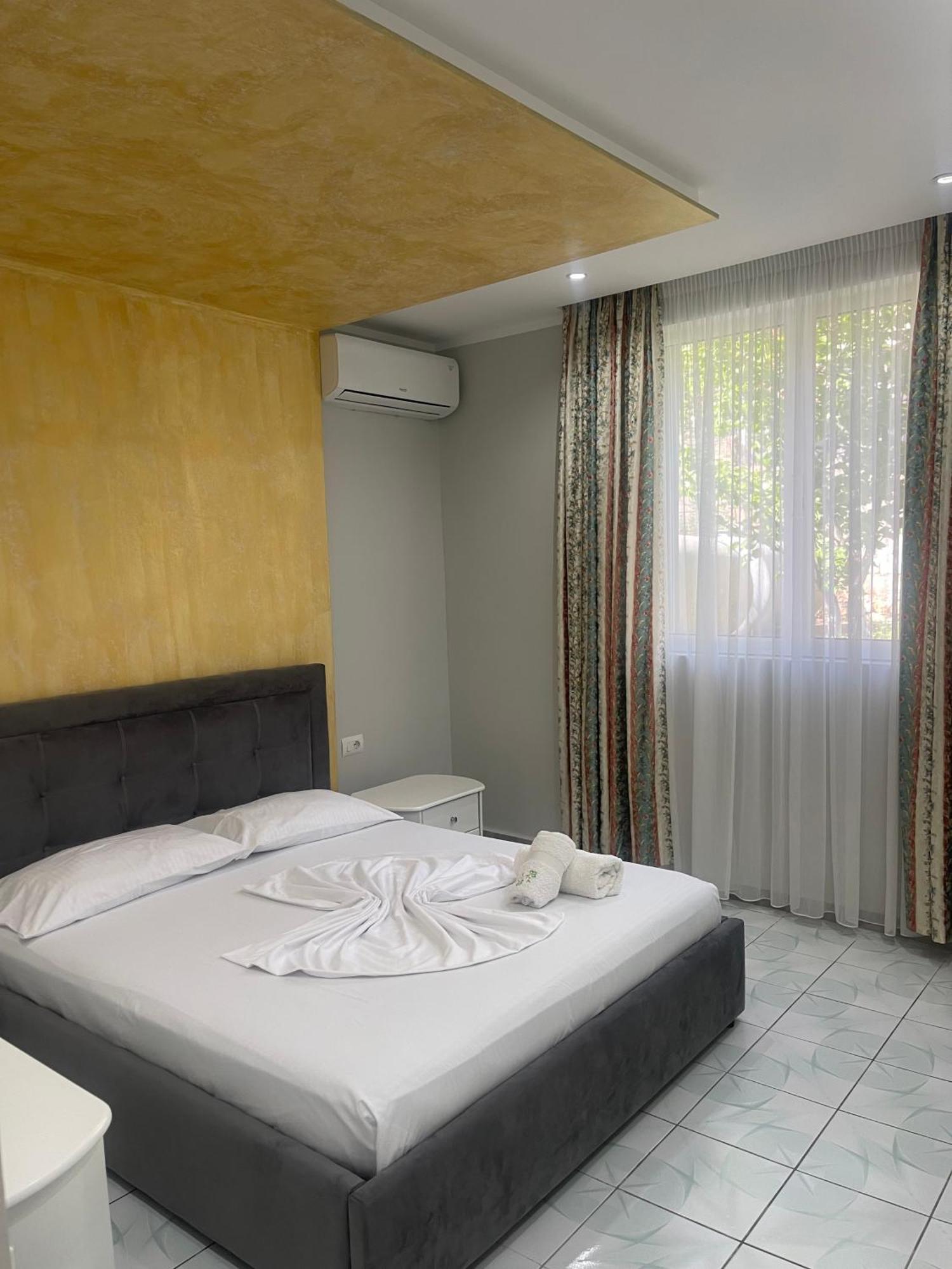 Sunflower Apartments Sarande Exterior photo